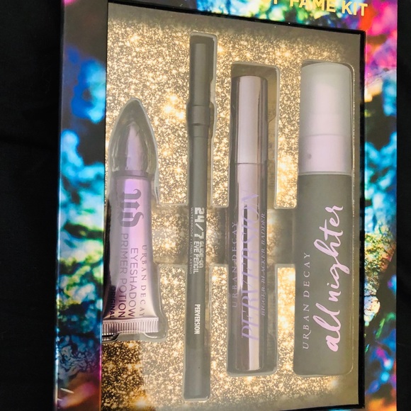 Urban Decay, HOLIDAY HALL OF FAME KIT - Picture 5 of 5